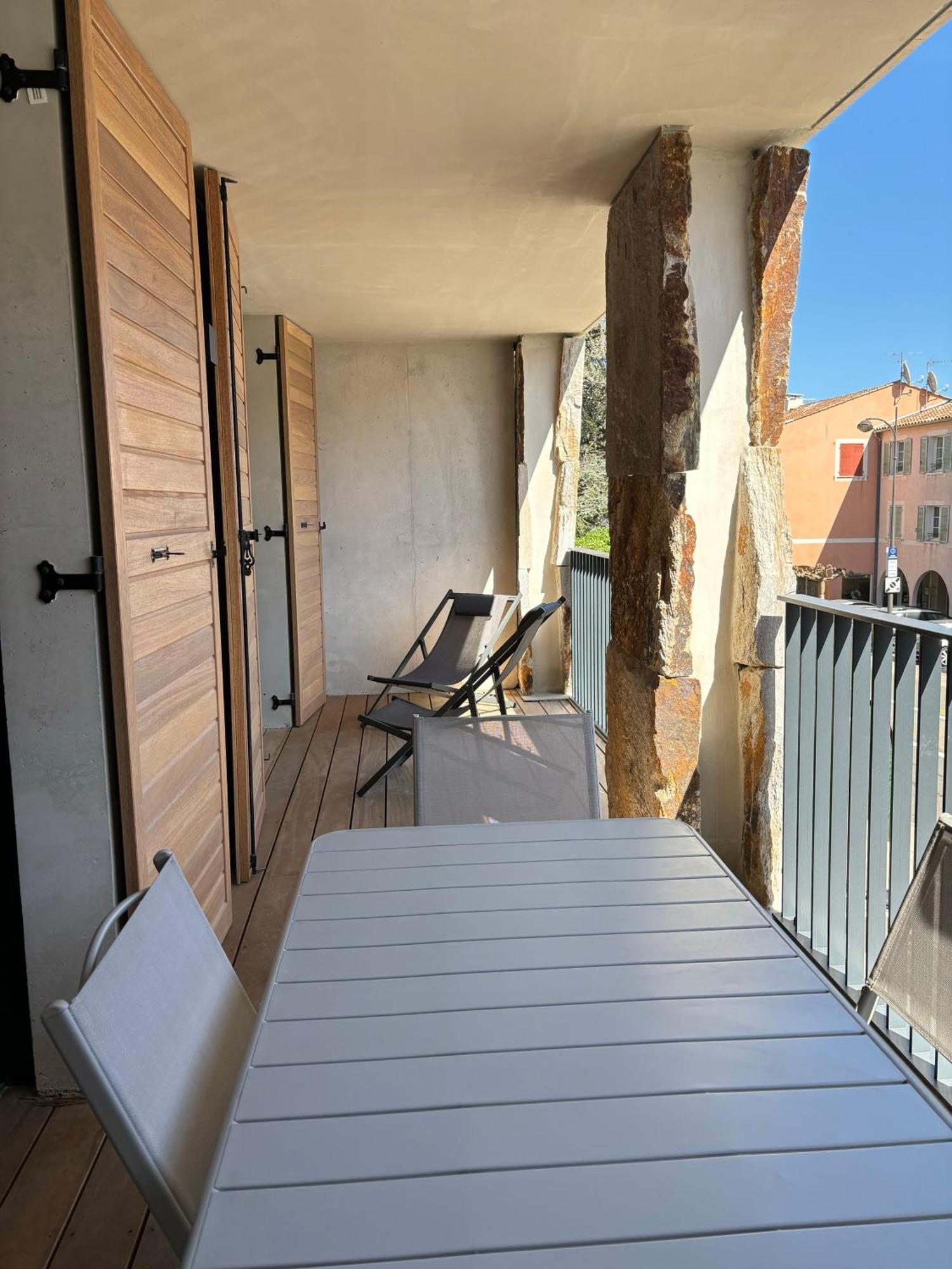 Appartement Bormes Exteriör bild