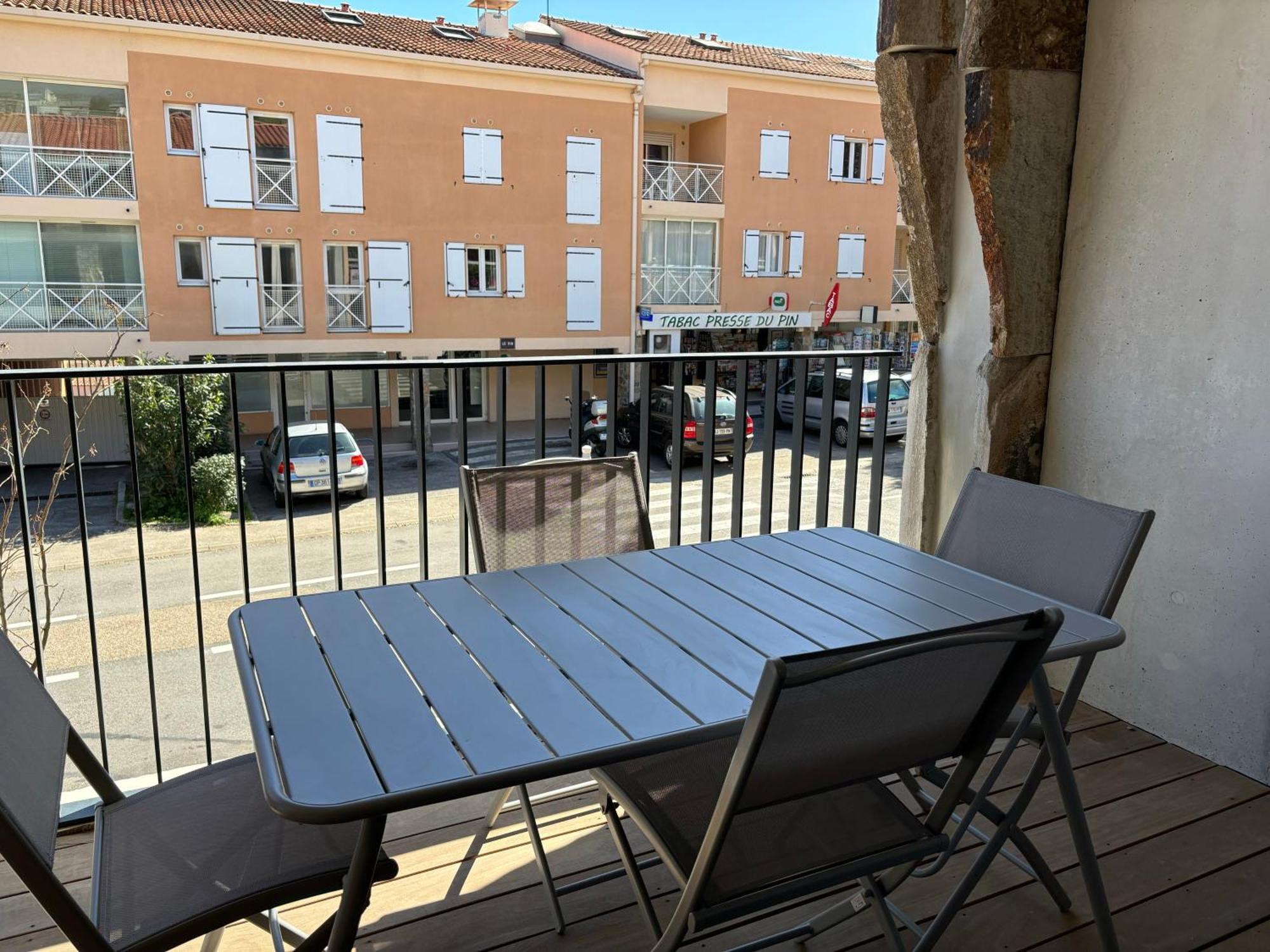 Appartement Bormes Exteriör bild