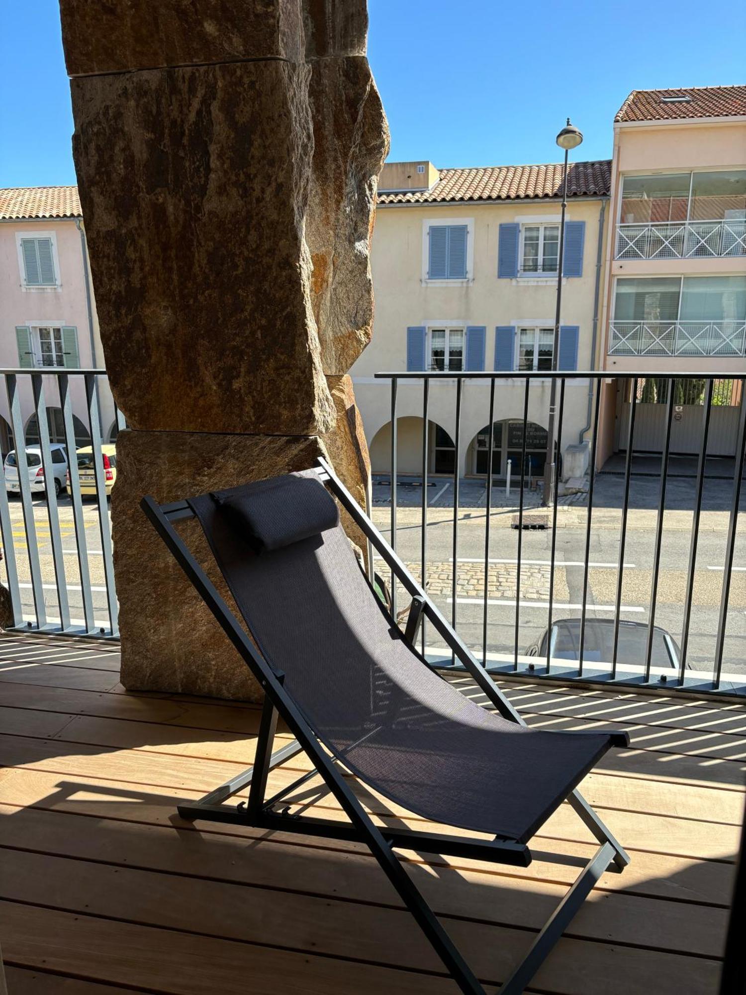 Appartement Bormes Exteriör bild
