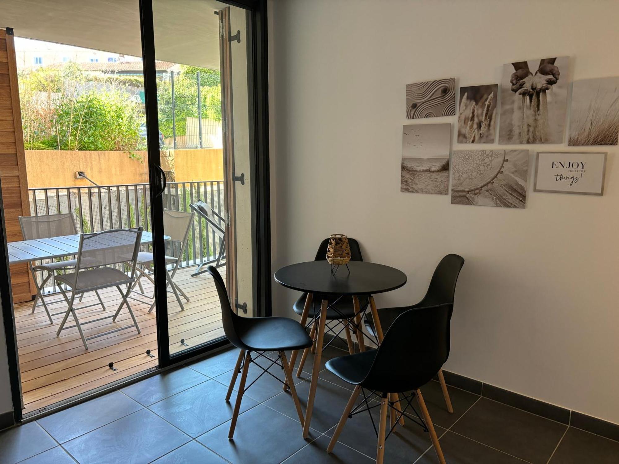 Appartement Bormes Exteriör bild